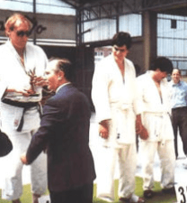 Atleta di Judo durante una premiazione