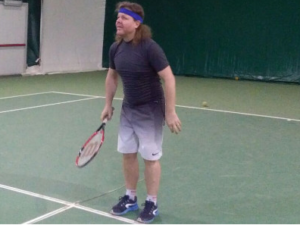 Non vedente gioca a Blind Tennis a Bologna